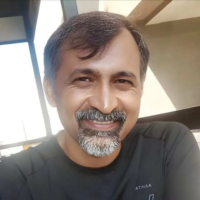 Manjunath Shivanna - Visual Arts Director & Creative Lead at Kairali Arts Centre Sharjah, drawing painting crafts and visual arts instructor